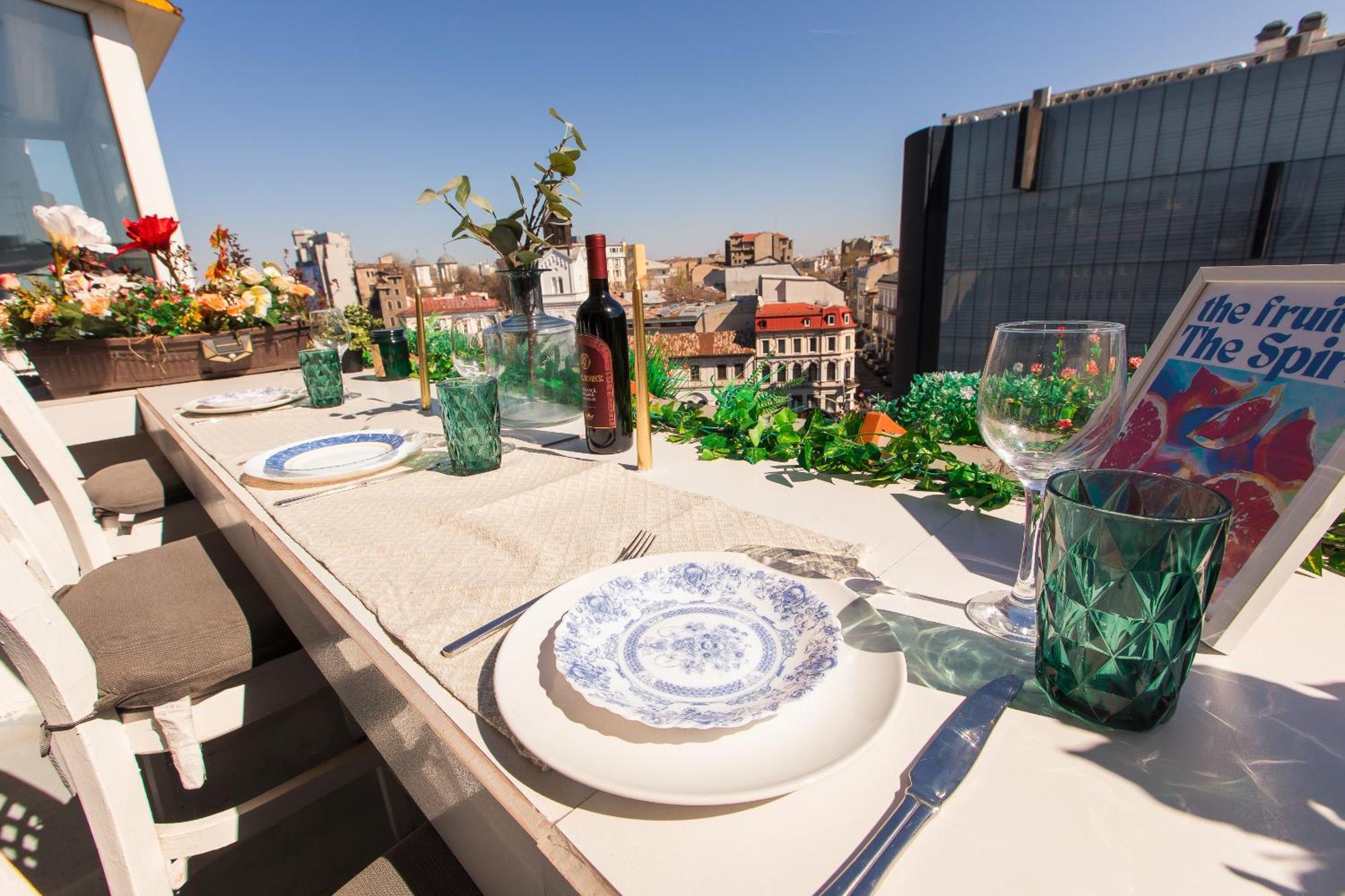 Old Town Apartment With Amazing View From The Balcony Bucarest Extérieur photo