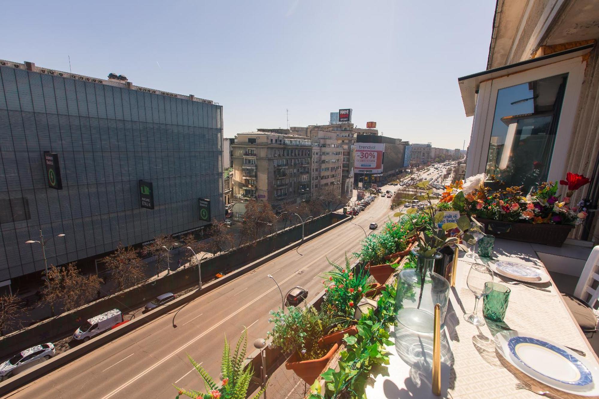 Old Town Apartment With Amazing View From The Balcony Bucarest Extérieur photo