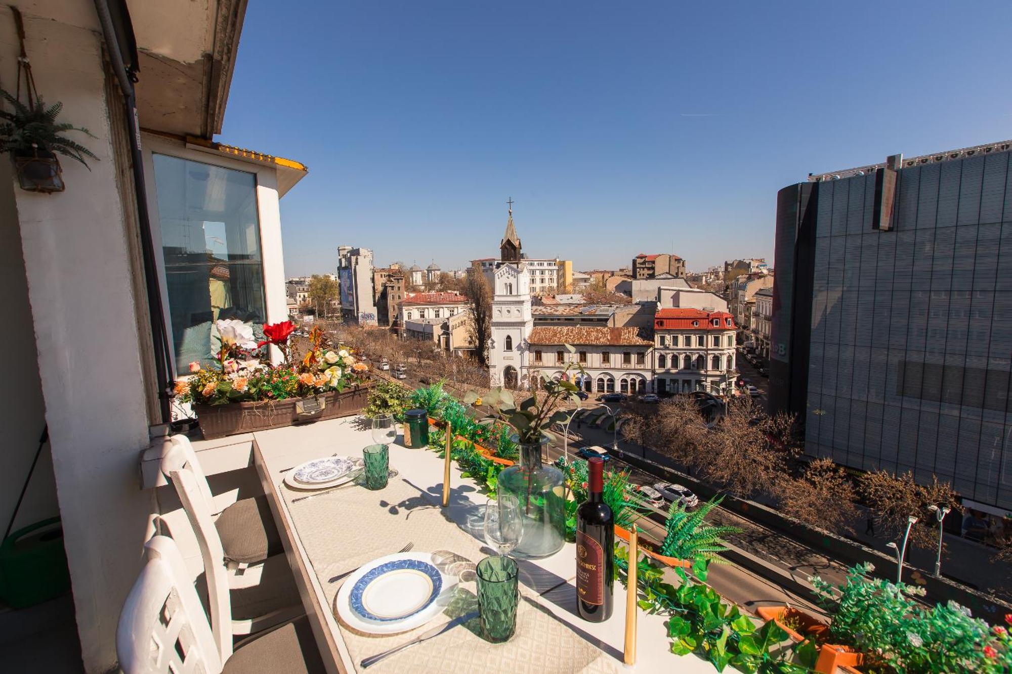 Old Town Apartment With Amazing View From The Balcony Bucarest Extérieur photo