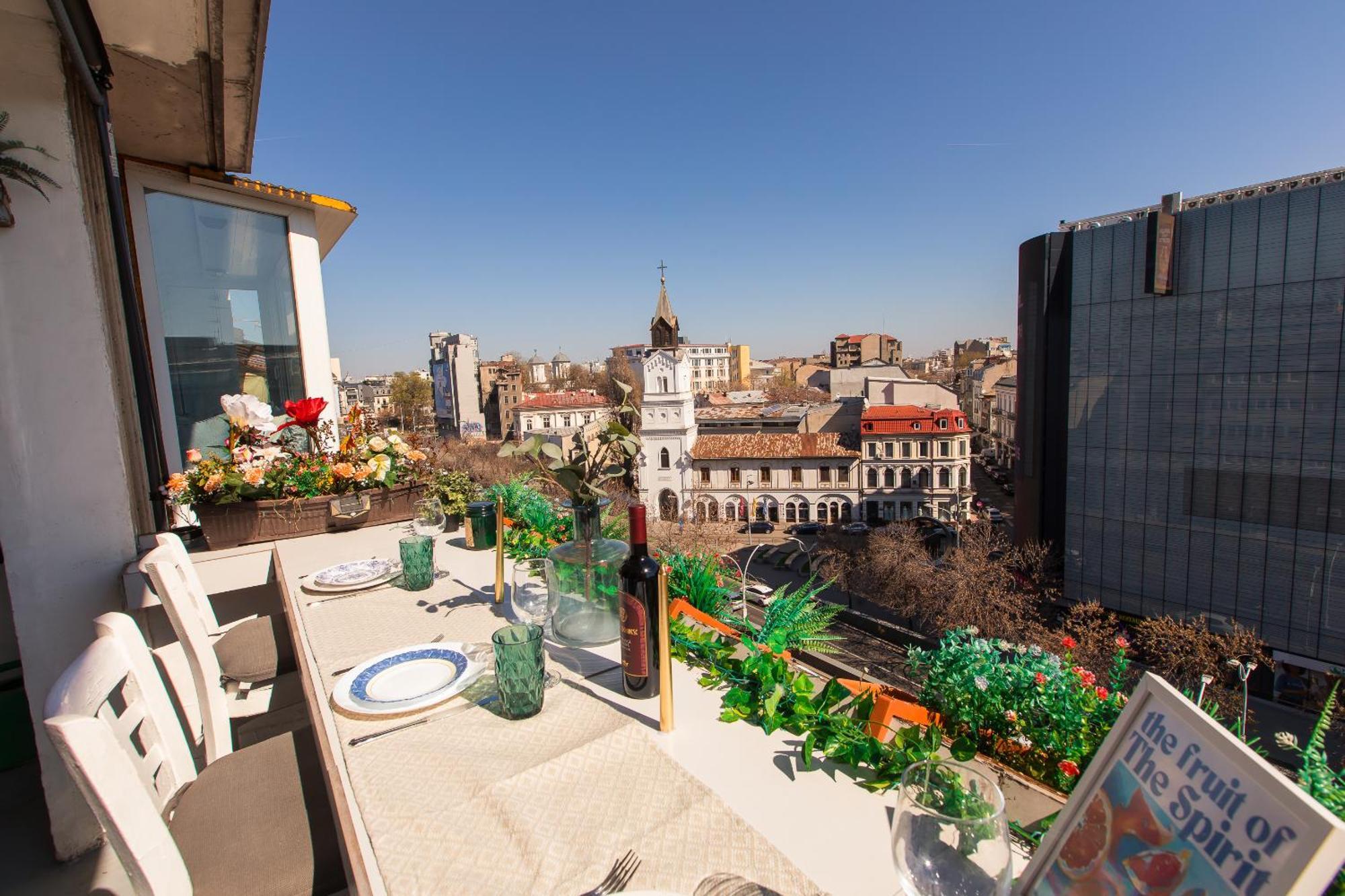 Old Town Apartment With Amazing View From The Balcony Bucarest Extérieur photo