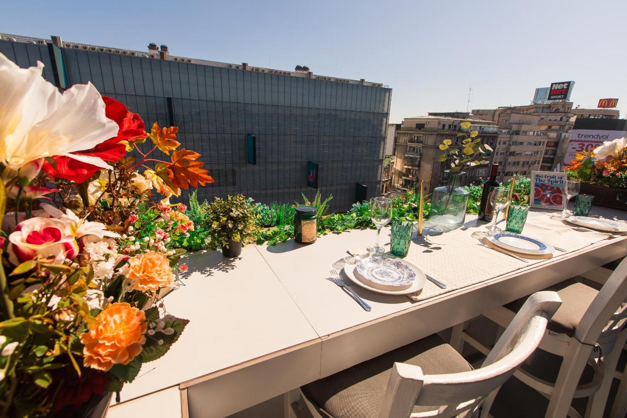 Old Town Apartment With Amazing View From The Balcony Bucarest Extérieur photo