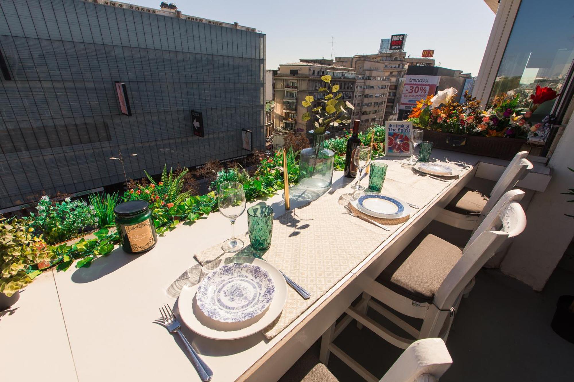 Old Town Apartment With Amazing View From The Balcony Bucarest Extérieur photo