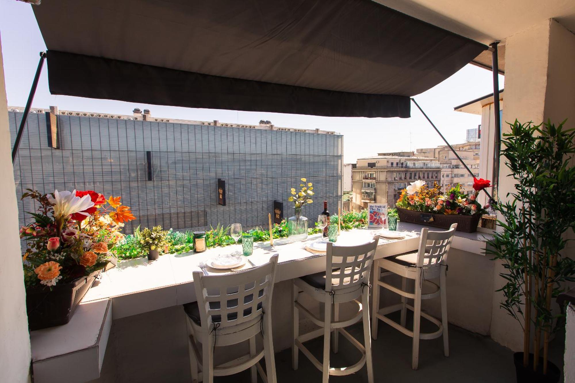 Old Town Apartment With Amazing View From The Balcony Bucarest Extérieur photo